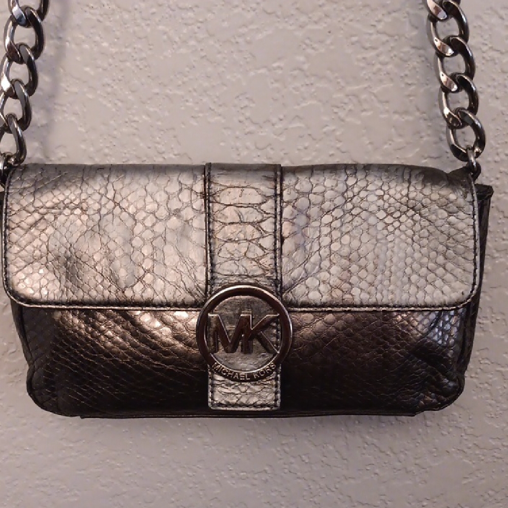 Michael Kors Preloved Fulton Metallic Silver Shoulder Bag. Good Used Condition.